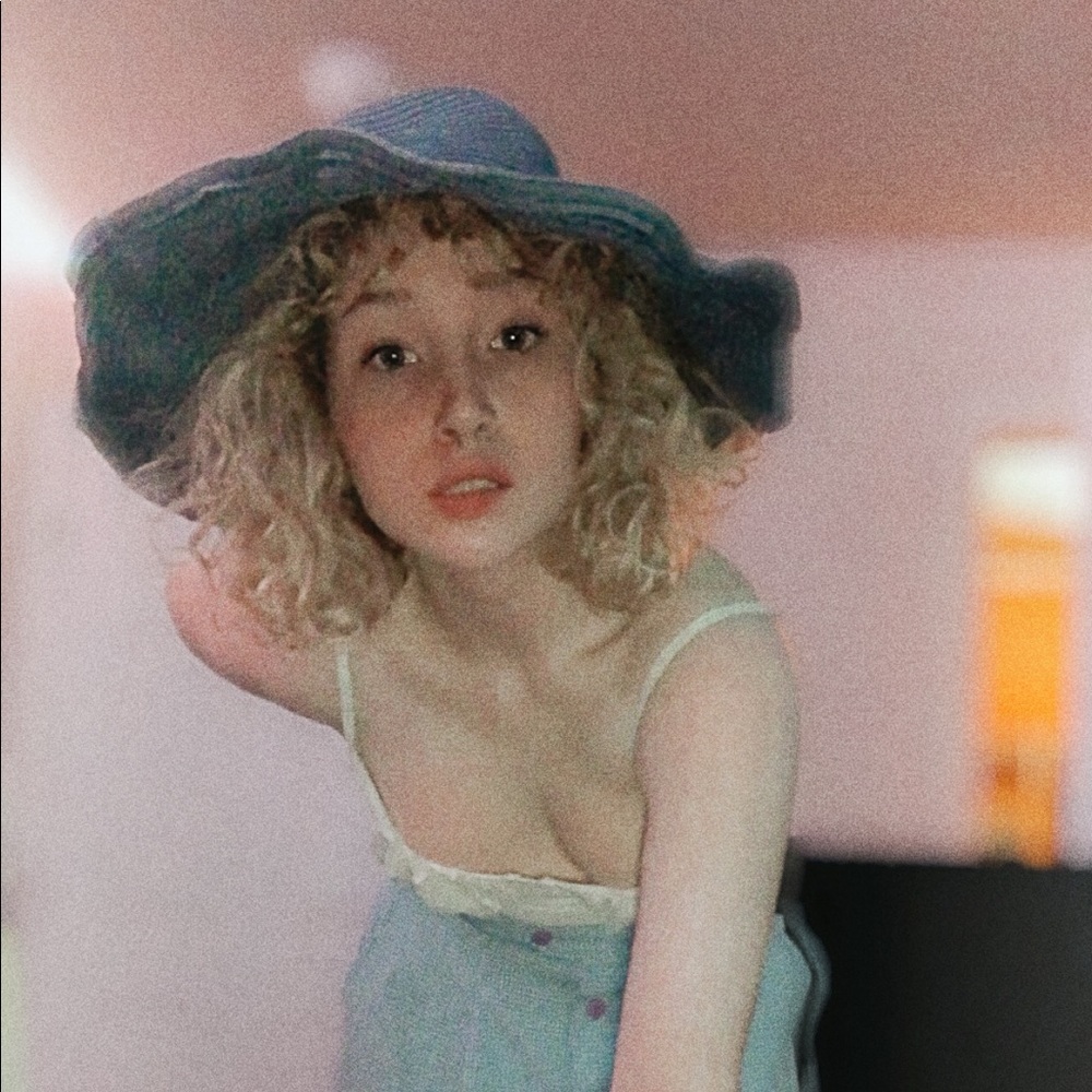 Meet your Posher, Abbie
